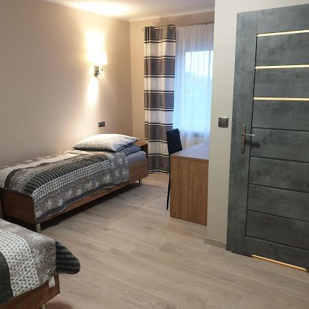 Motel Na Stacji Paliw ウストロニエ・モルスキエ エクステリア 写真