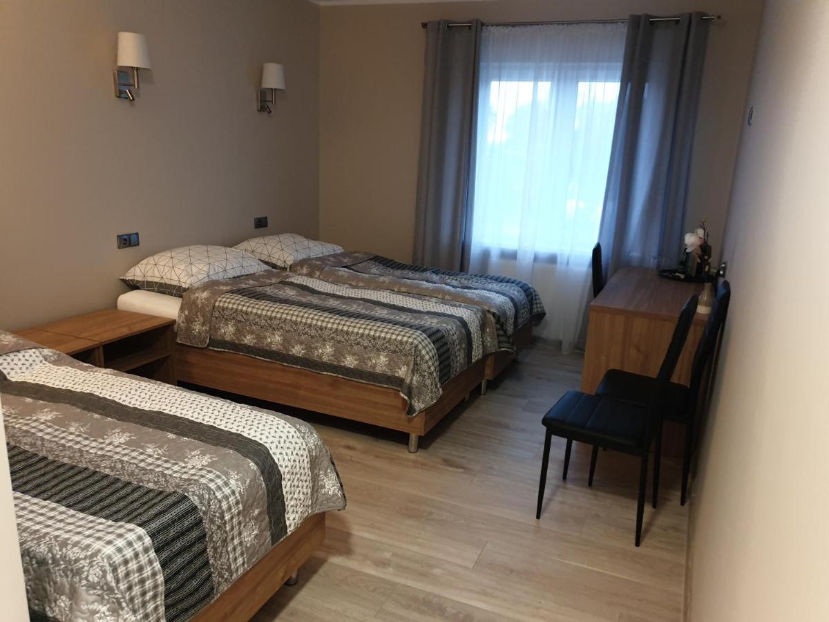 Motel Na Stacji Paliw ウストロニエ・モルスキエ エクステリア 写真